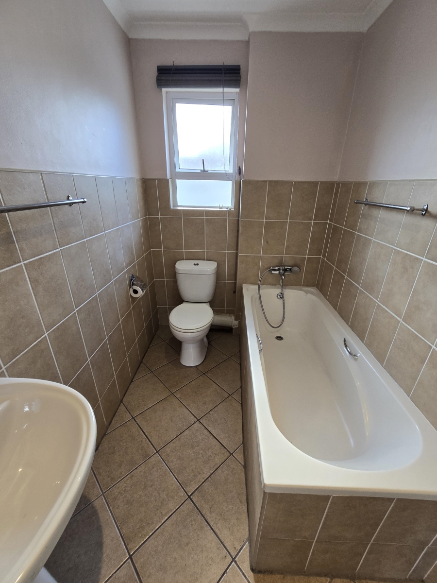 To Let 2 Bedroom Property for Rent in Gordons Bay Central Western Cape